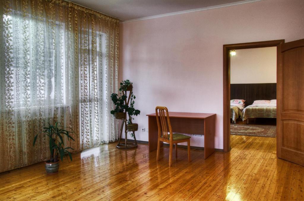 Guest House On Sadovaya Alma-Ata Rum bild